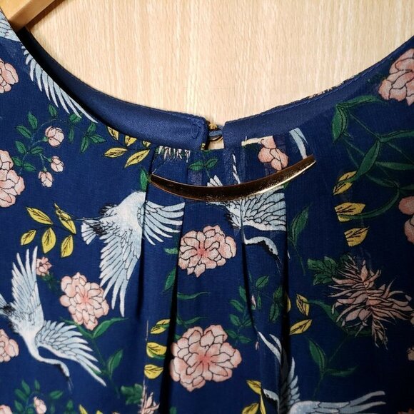 Lily White Womens Bird Print Sleeveless Blouse Med - Picture 3 of 8
